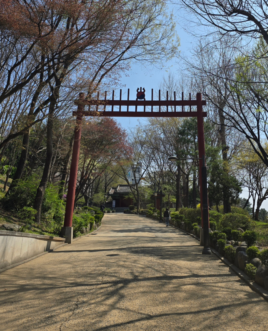 사육심묘입구.jpg