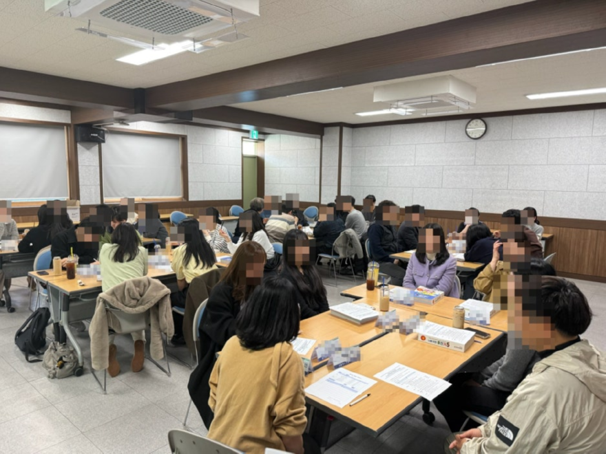 보도자료_중부교육지원청, 2026년 신규공무원 멘토링으로 신규공무원의 공직 안착 돕는 8개월의 동행 시작(사진).png