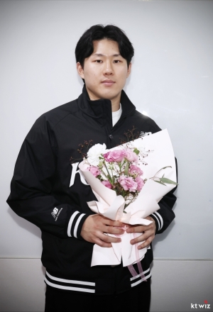 kt wiz, 외야수 최원준과 FA 계약 체결
